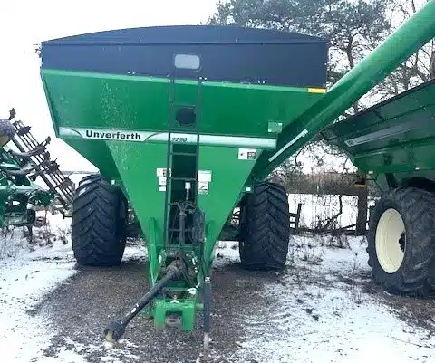 Gallery image 1 for Used Unverferth 9250 Grain Cart