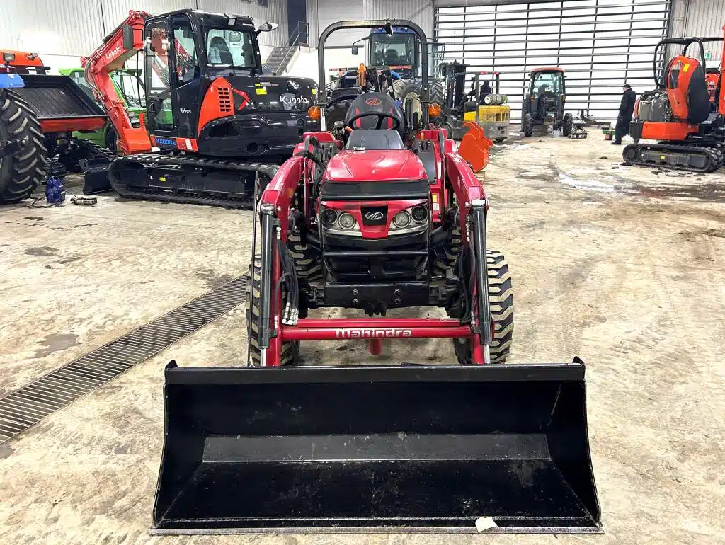 Gallery image 2 for Used 2020 Mahindra 1626 HST Tractor Loader