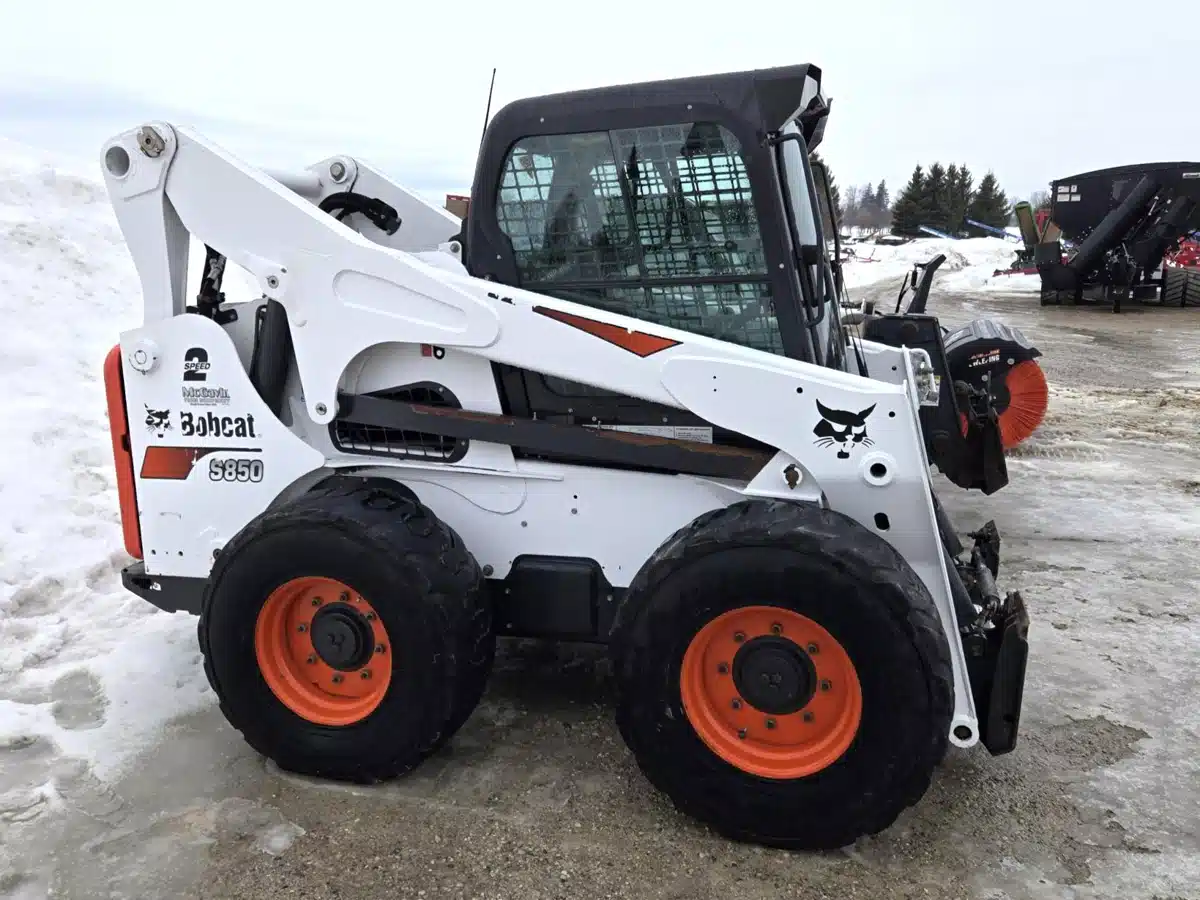 Gallery image 2 for Used 2020 Bobcat S850 Skid Steer