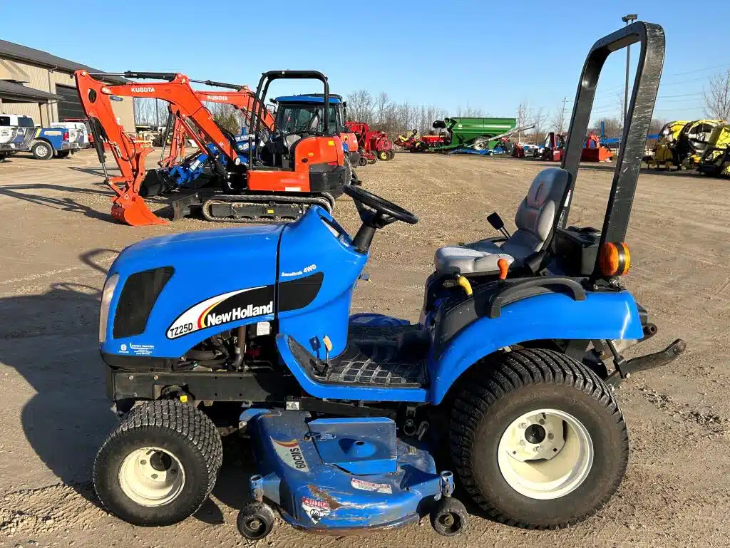 Gallery image 1 for Used 2007 New Holland TZ25DA Tractor
