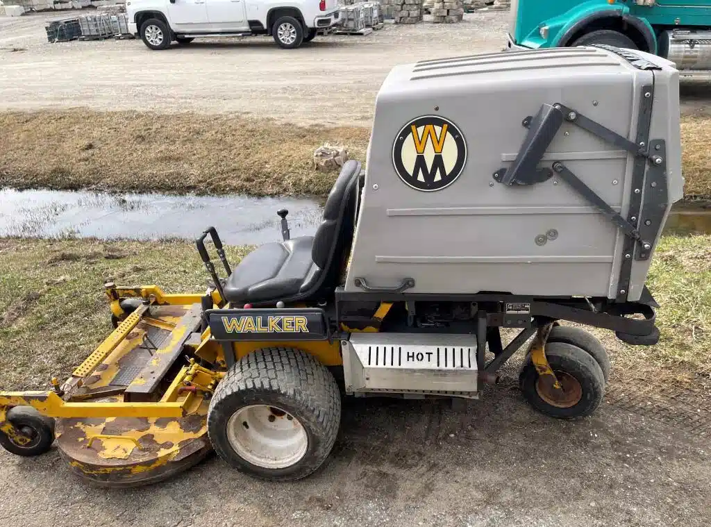 Gallery image 1 for Used 2015 Walker MT23GHSH Mower - Zero Turn