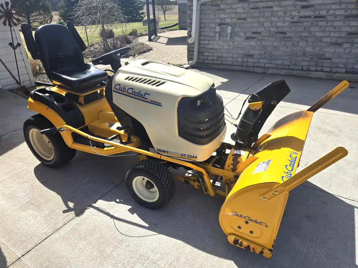 Gallery image 1 for Used Cub Cadet GT2544 Lawn Tractor