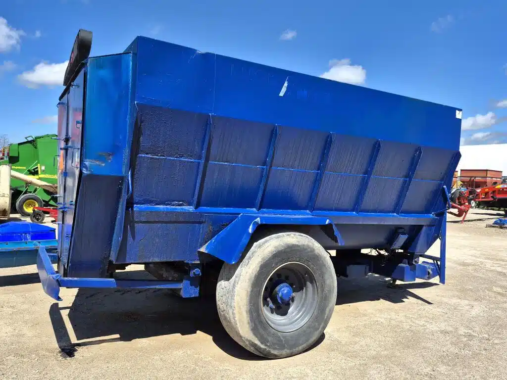 Gallery image 2 for Used Lucknow 385 TMR Mixer