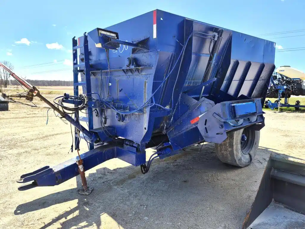 Gallery image 1 for Used Lucknow 385 TMR Mixer