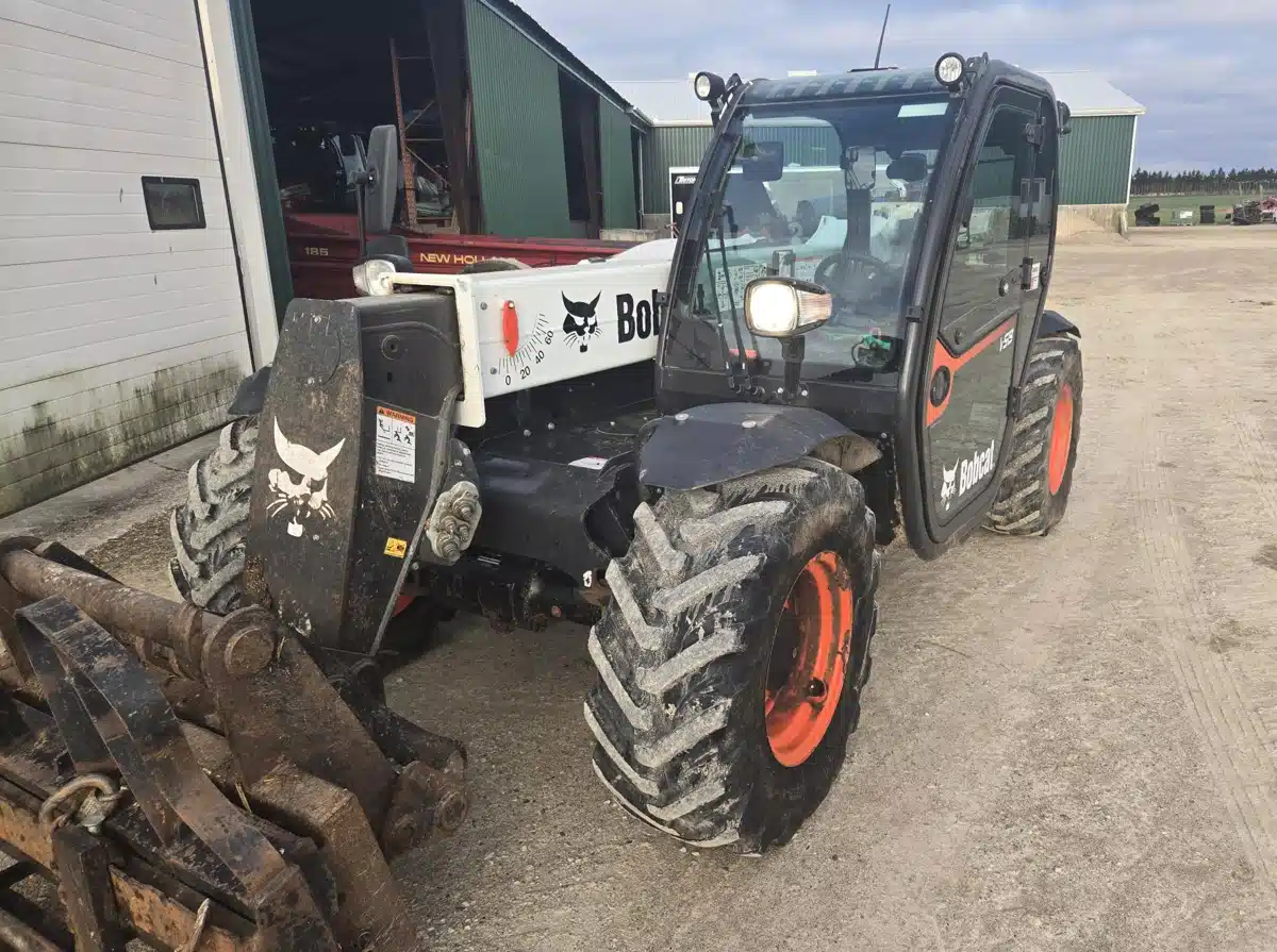 Gallery image 1 for Used 2019 Bobcat V519 TeleHandler