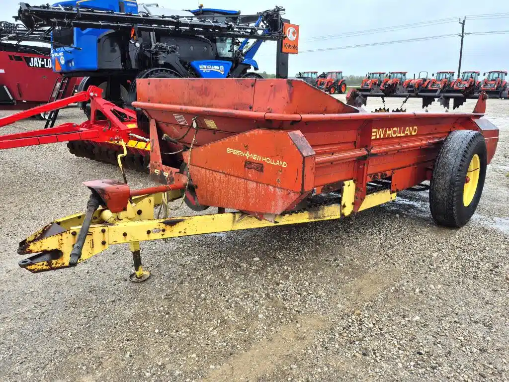 Gallery image 2 for Used New Holland 518 Manure Spreader