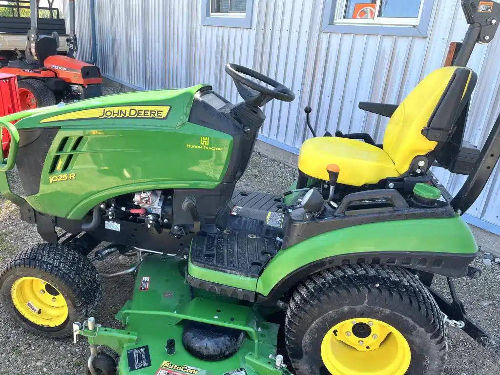 Gallery image 1 for Used 2018 John Deere 1025R Lawn Tractor