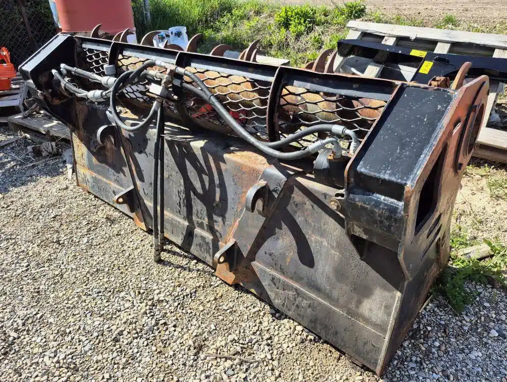 Gallery image 2 for Used HLA 84" Silage Defacer Bucket Tractor
