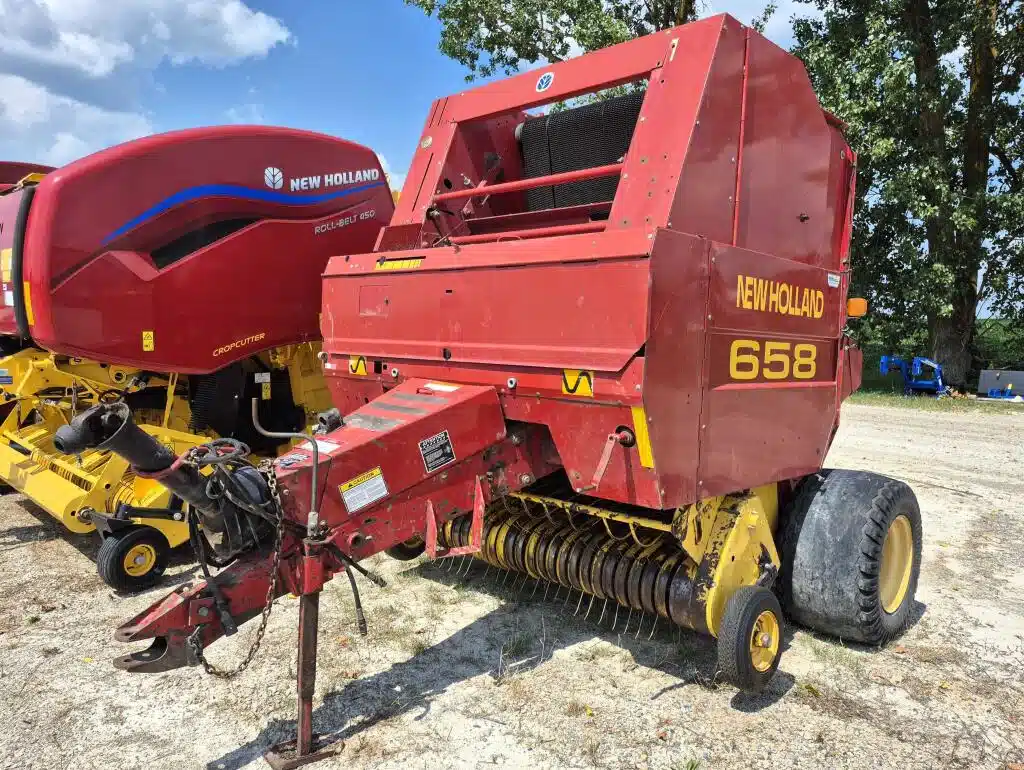 Gallery image 2 for Used 2001 New Holland 658 Round Baler