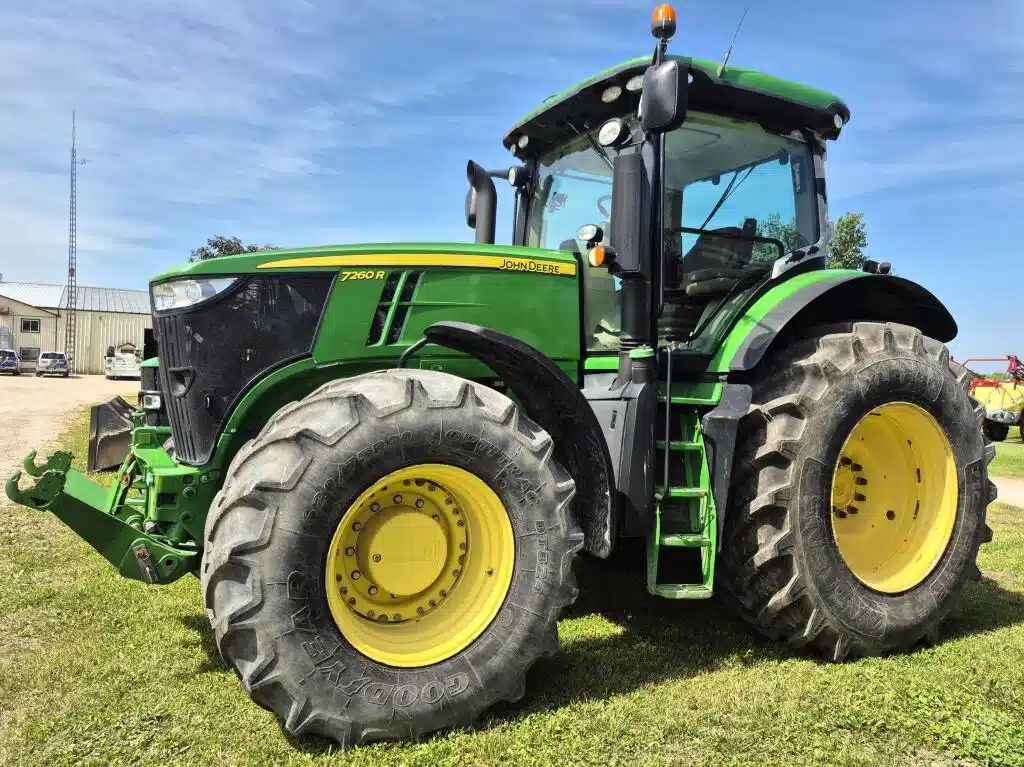 Gallery image 1 for Used 2011 John Deere 7260R Tractor