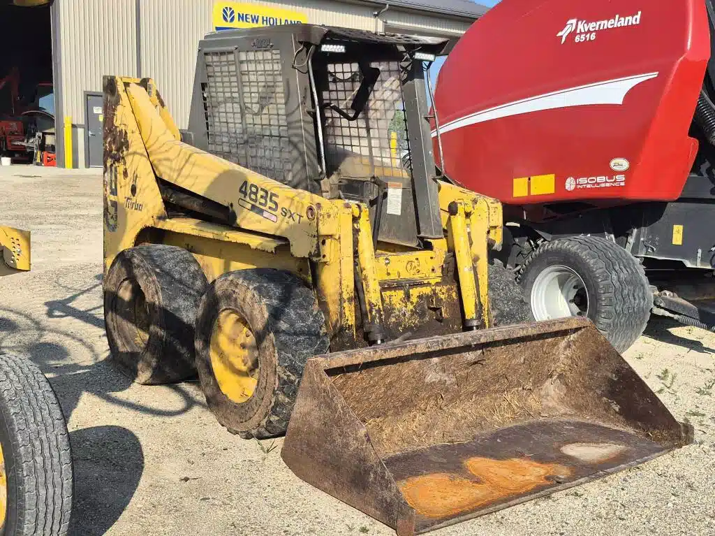 Gallery image 1 for Used 2003 Gehl 4835SXT Skid Steer