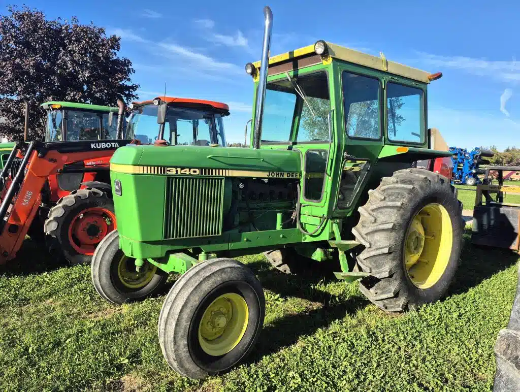 Gallery image 1 for Used John Deere 3140 Tractor