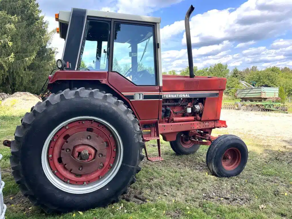 Gallery image 2 for 1975 International Harvester 1086 Tractor