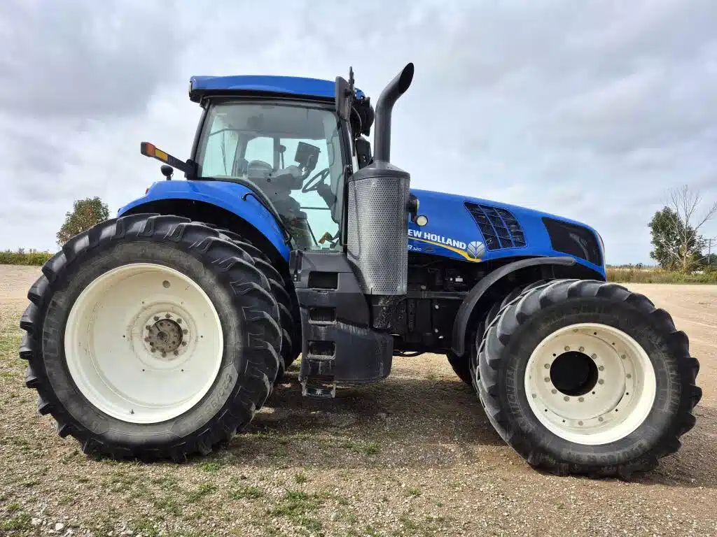 Gallery image 1 for Used New Holland T8.320 Tractor