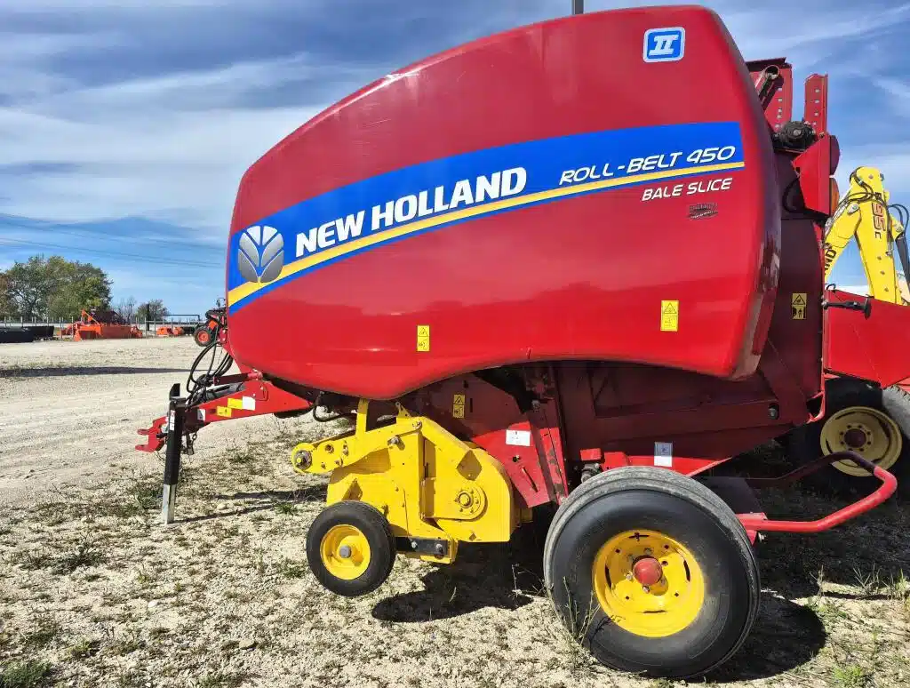 Gallery image 1 for Used 2020 New Holland ROLL-BELT 450 Round Baler