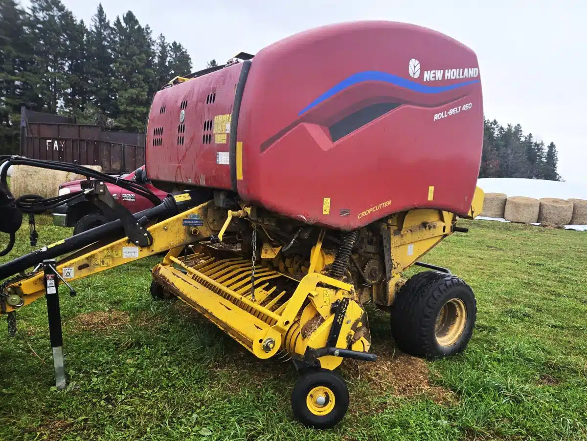 Used 2022 New Holland ROLL-BELT 450 Round Baler