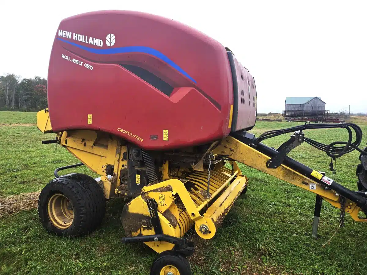 Gallery image 2 for Used 2022 New Holland ROLL-BELT 450 Round Baler