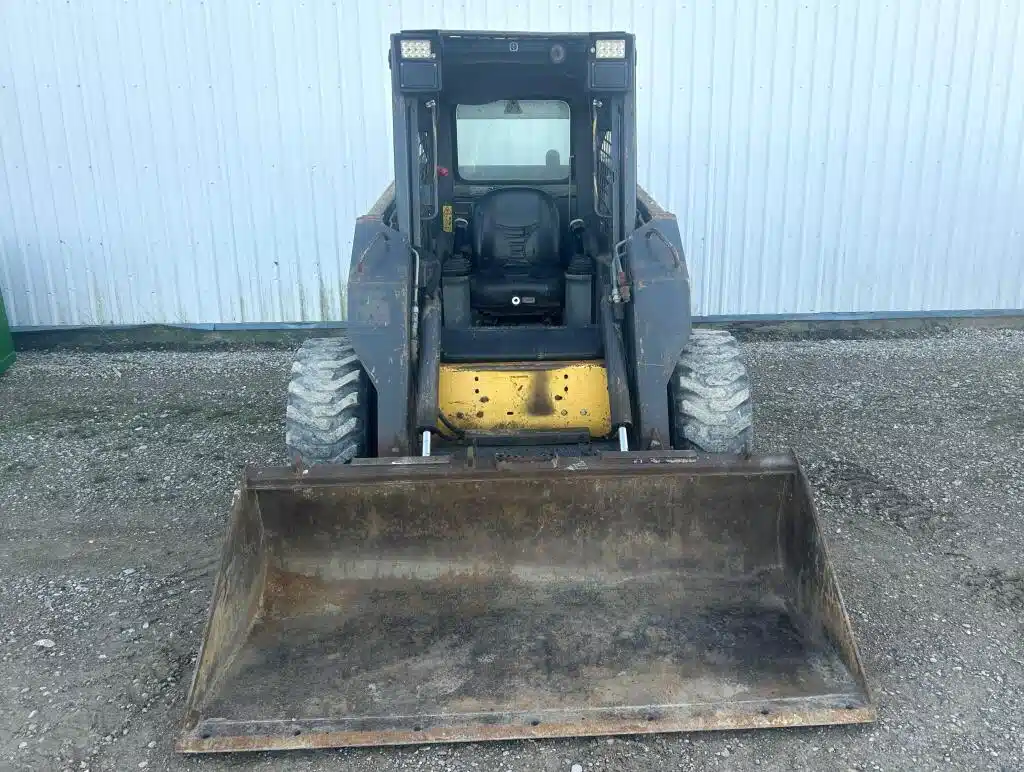 Gallery image 2 for Used 2007 New Holland L180 Skid Steer