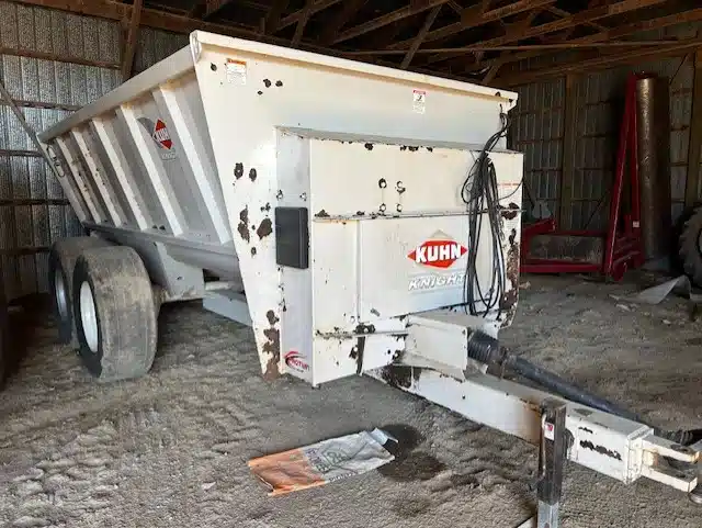 Used 2009 Kuhn Knight 8132 Manure Spreader