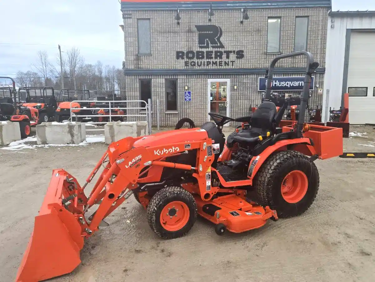Gallery image 1 for Used 2023 Kubota B2601 Tractor