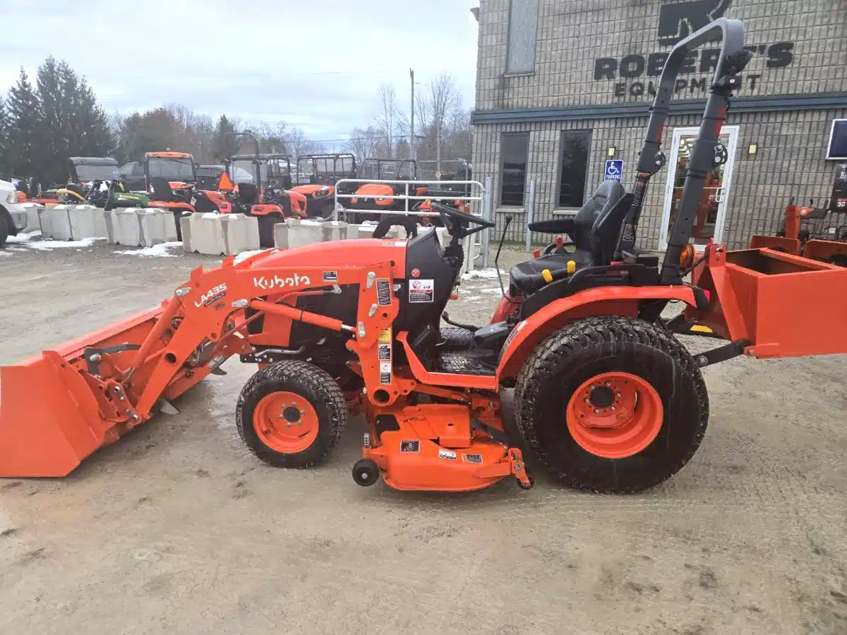 Gallery image 2 for Used 2023 Kubota B2601 Tractor