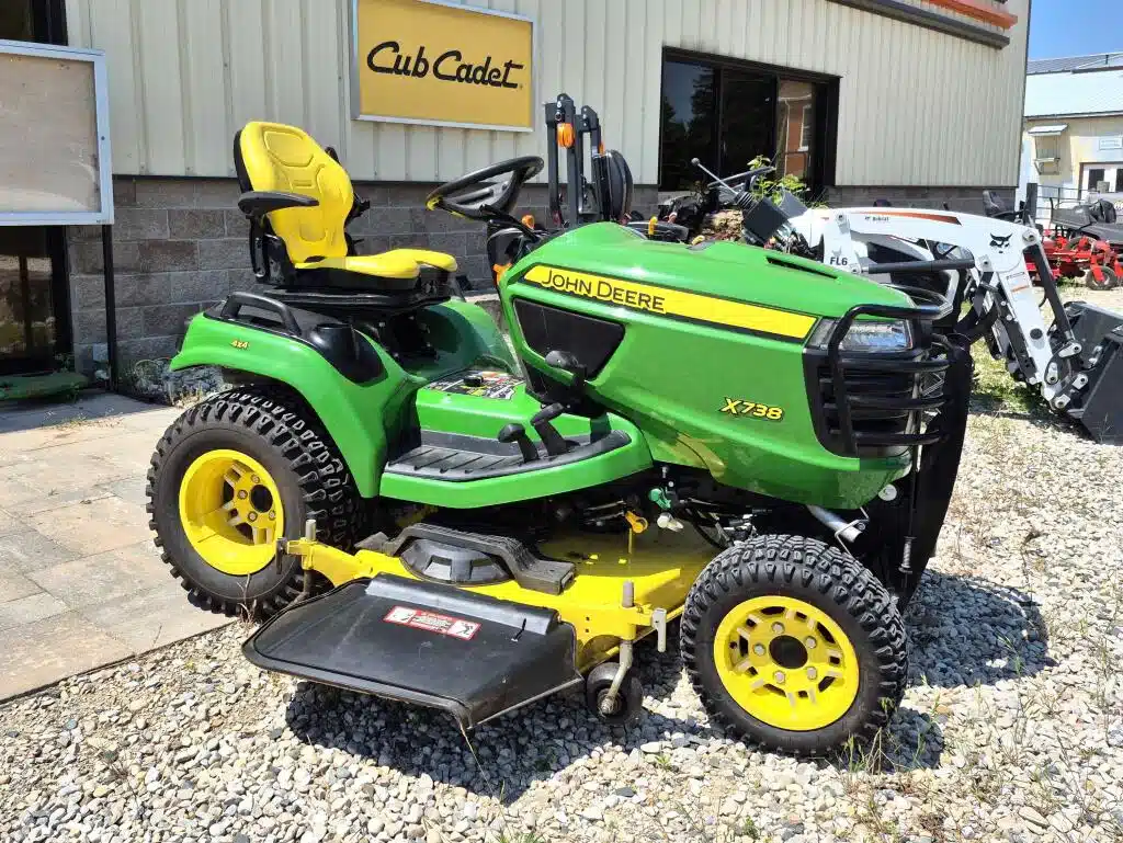 Gallery image 2 for 2020 John Deere X738 Lawn Tractor