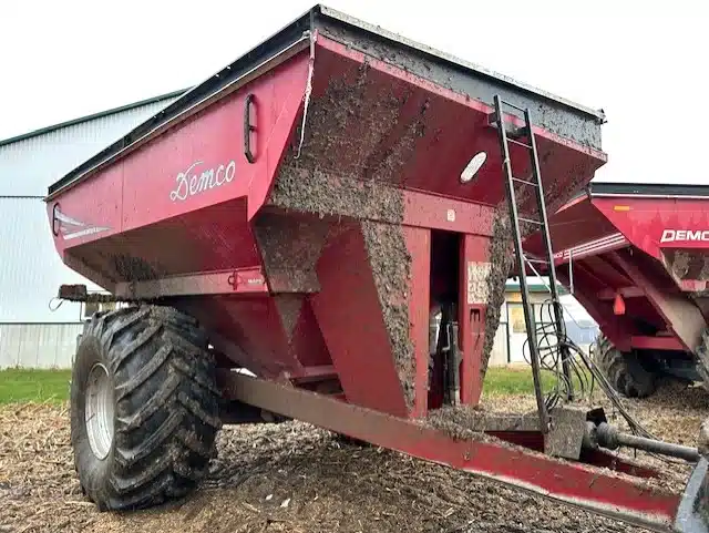 Used 2018 Demco 850 Grain Cart