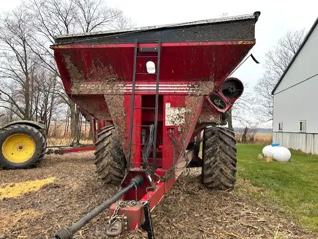 Gallery image 2 for Used 2019 Demco 850 Grain Cart