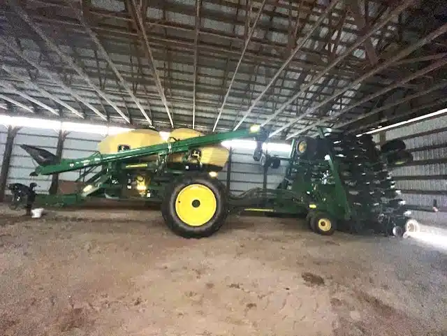 Gallery image 2 for 2018 John Deere 1910T Air Seeder