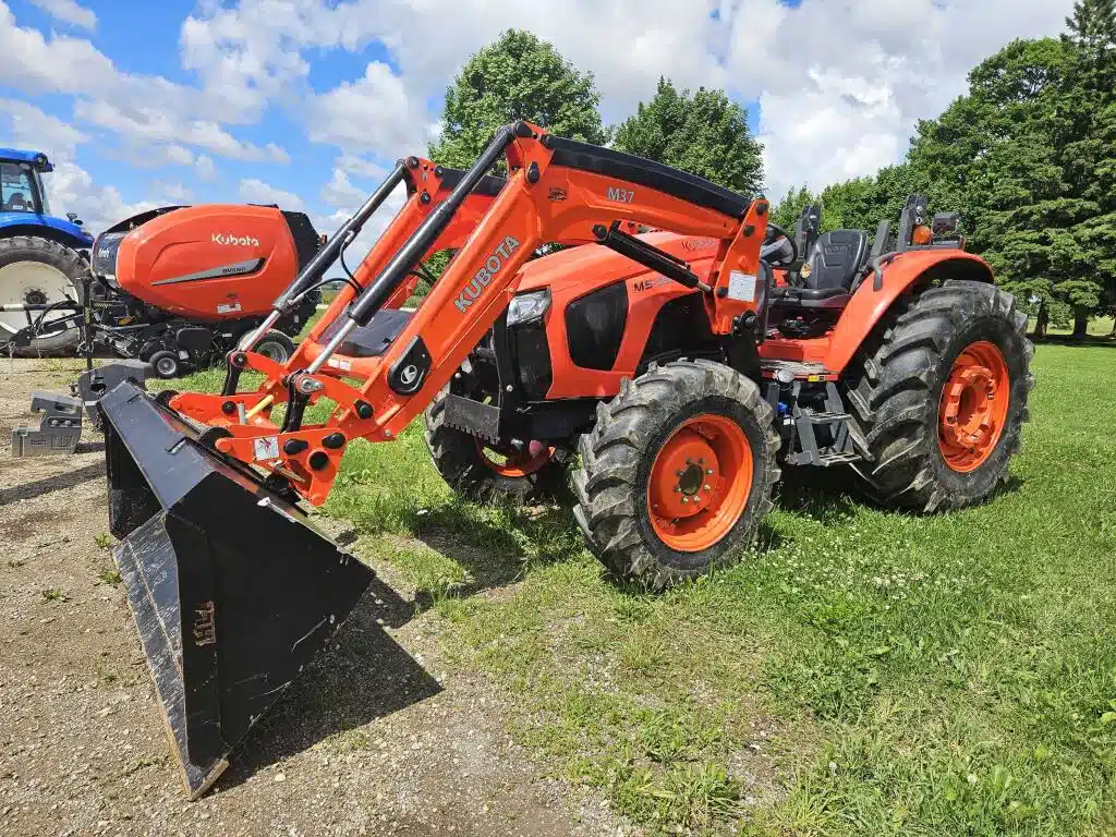 Gallery image 2 for Used 2021 Kubota M5-091 Tractor