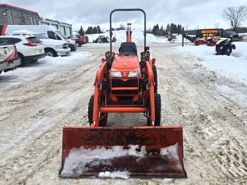 Gallery image 2 for Used 2010 Kubota B3200HSD Backhoe