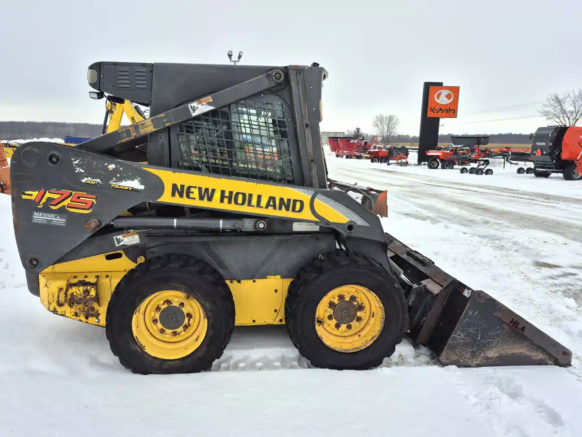 New Holland L175 Skid Steer