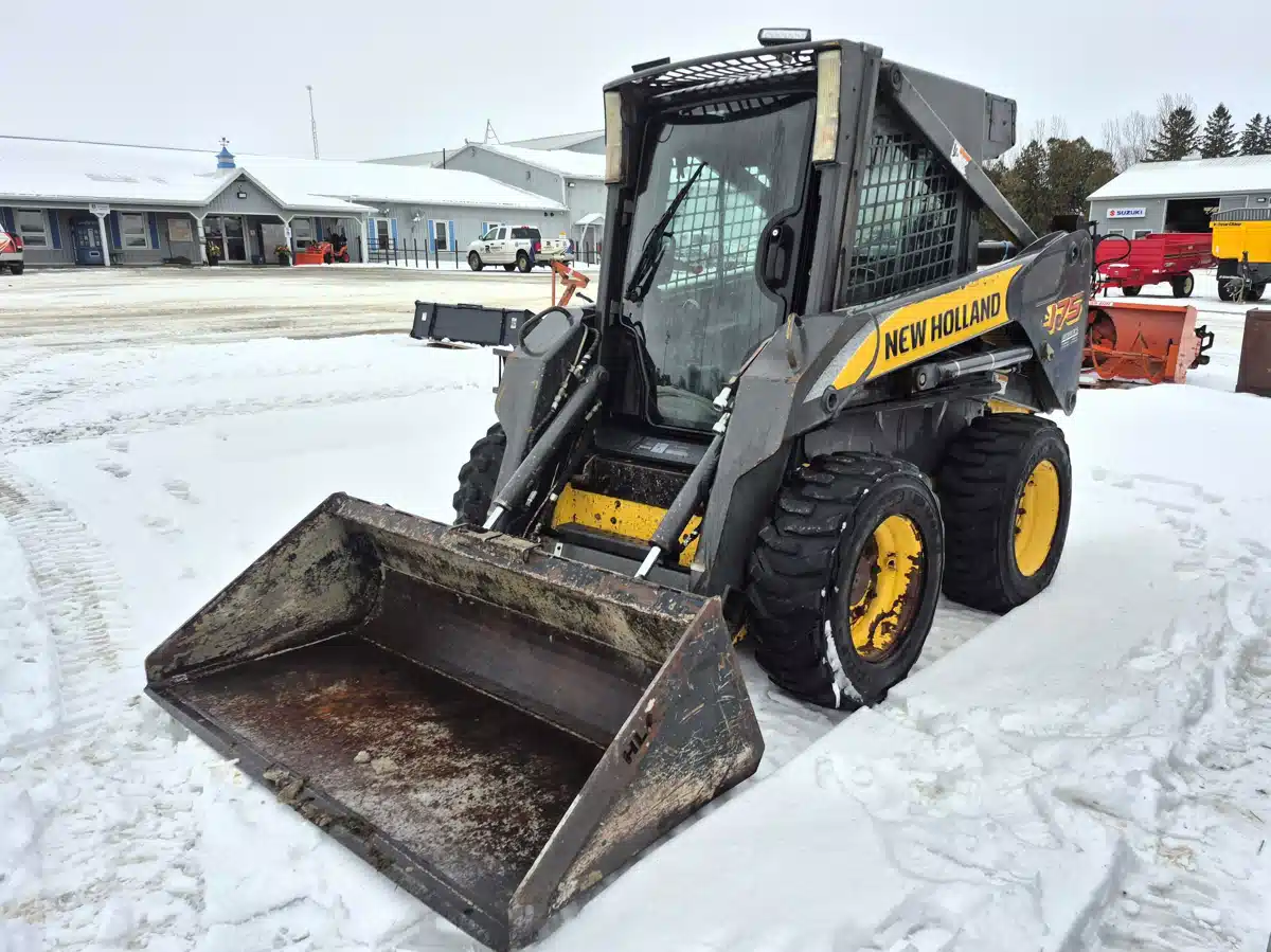 Gallery image 2 for New Holland L175 Skid Steer