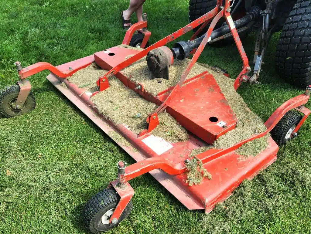 Farm King Y650R Mower - Finishing