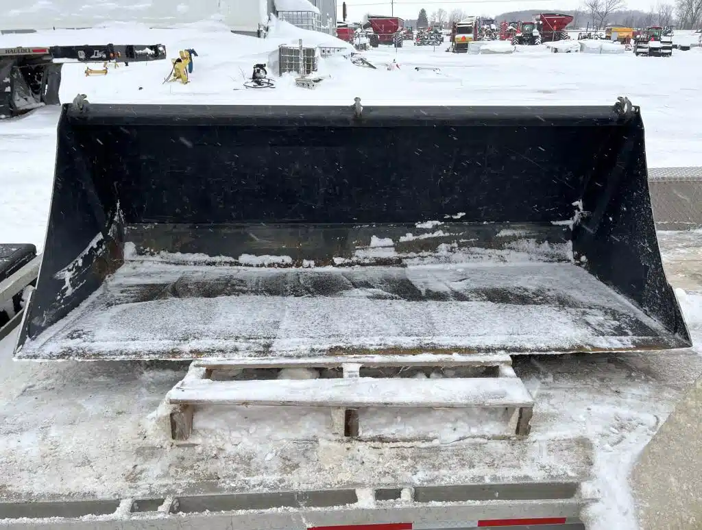 Gallery image 2 for Stoll 84" Bucket Tractor