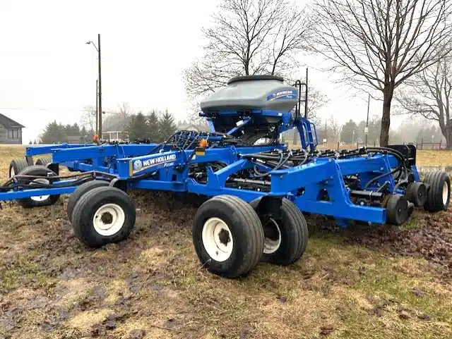 Photo de la Galerie 1 pour 2014 New Holland P2085 Semoir à air
