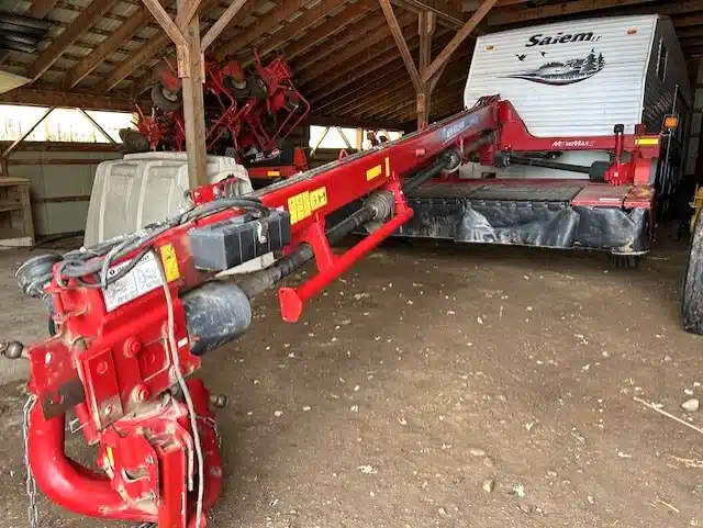 Photo de la Galerie 2 pour 2017 New Holland 313 Faucheuse-conditionneuse à disques