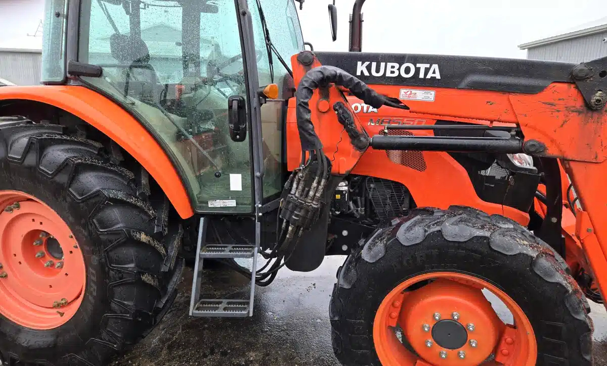 Gallery image 2 for 2012 Kubota m8560hdc12 Tractor