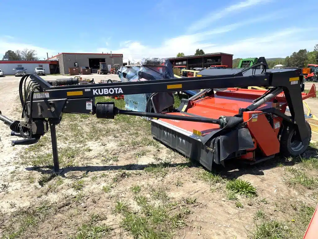 Gallery image 2 for 2016 Kubota DMC8028R Disc Mower Conditioner