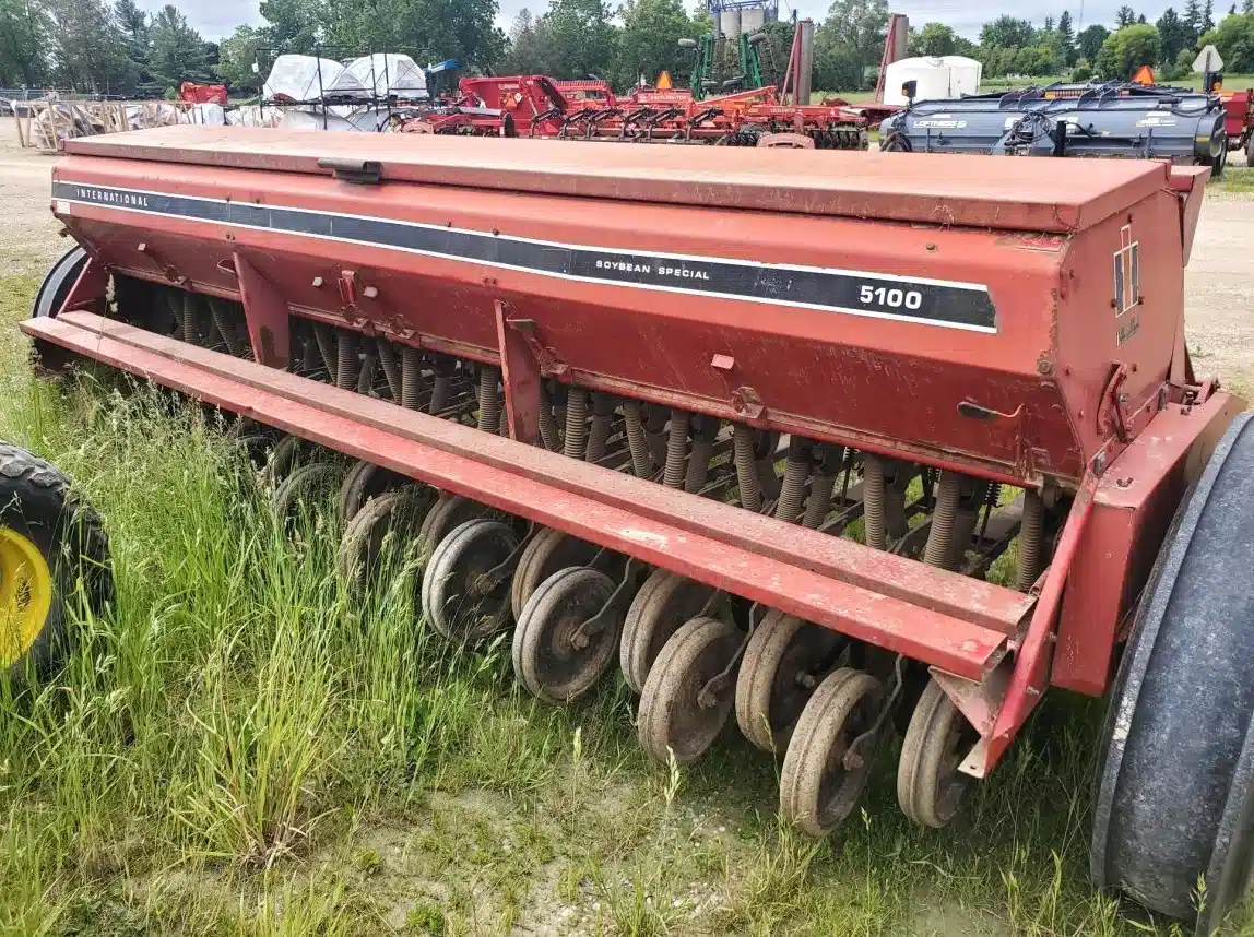 Gallery image 1 for International Harvester 5100 Drill