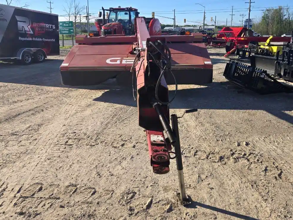 Gallery image 2 for Gehl DC2412 Disc Mower Conditioner