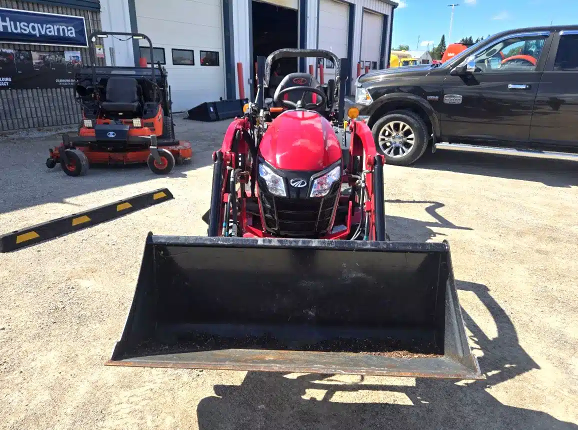 Gallery image 2 for Mahindra EMAX 20S Tractor
