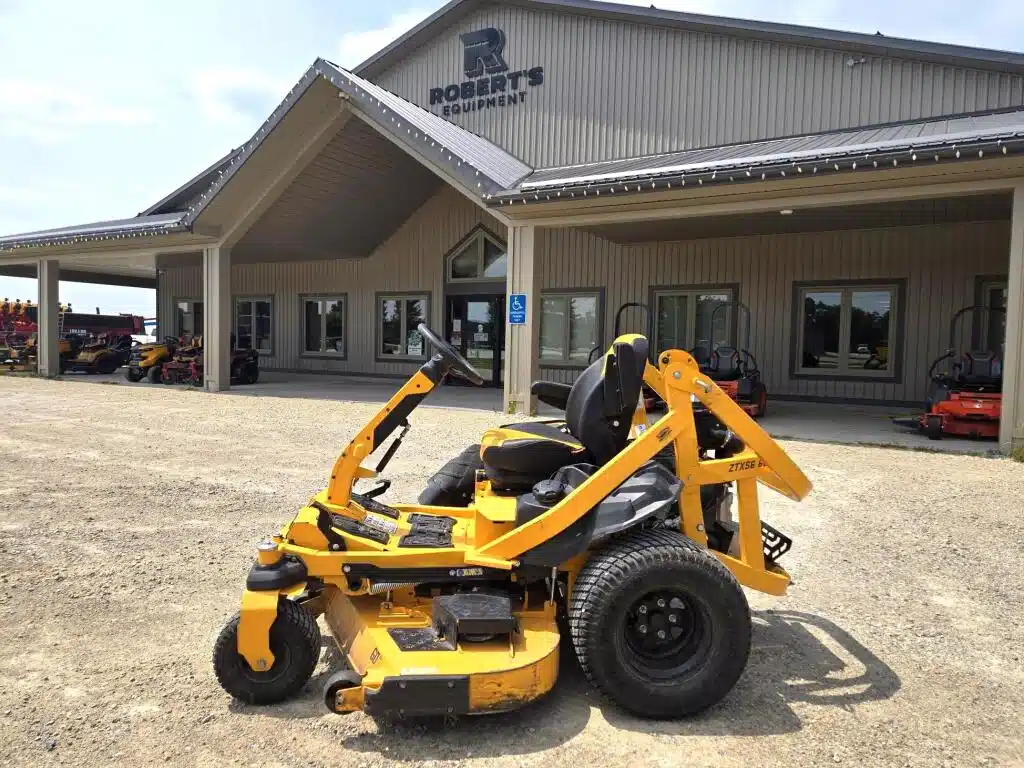 Photo de la Galerie 1 pour 2023 Cub Cadet Ultima ZTXS6-60 Tondeuse à rayon de braquage zéro