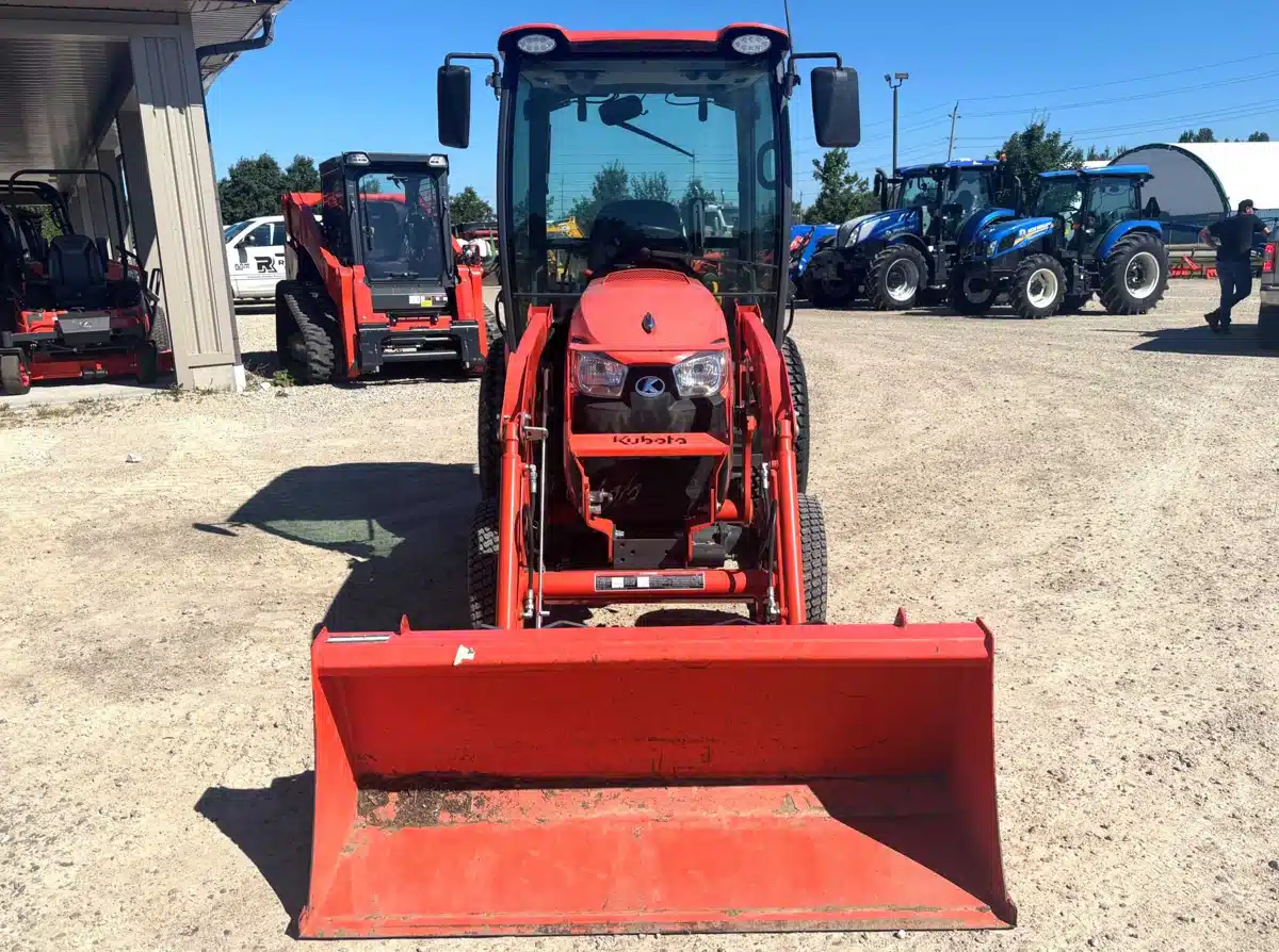 Gallery image 2 for 2021 Kubota LX3310 Tractor