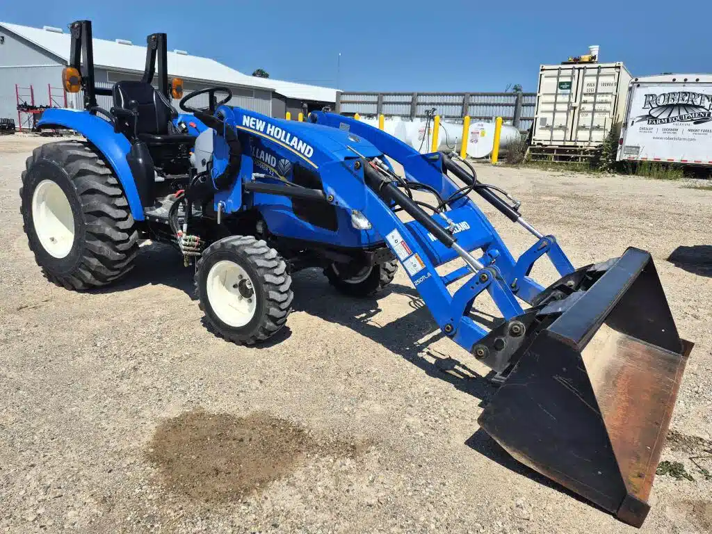 Gallery image 1 for 2015 New Holland BOOMER 33 Tractor