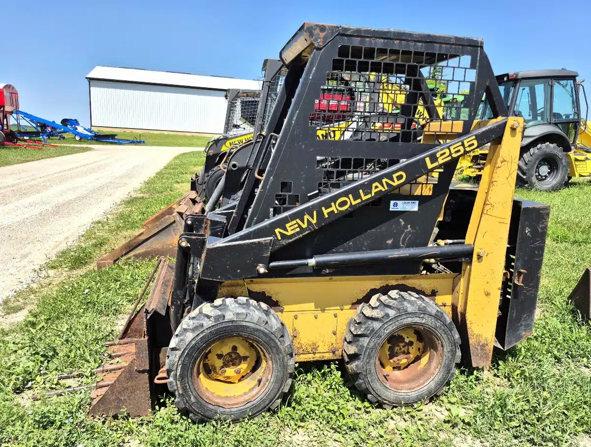 Photo de la Galerie 1 pour 1995 New Holland L255 chargeuse à direction à glissement