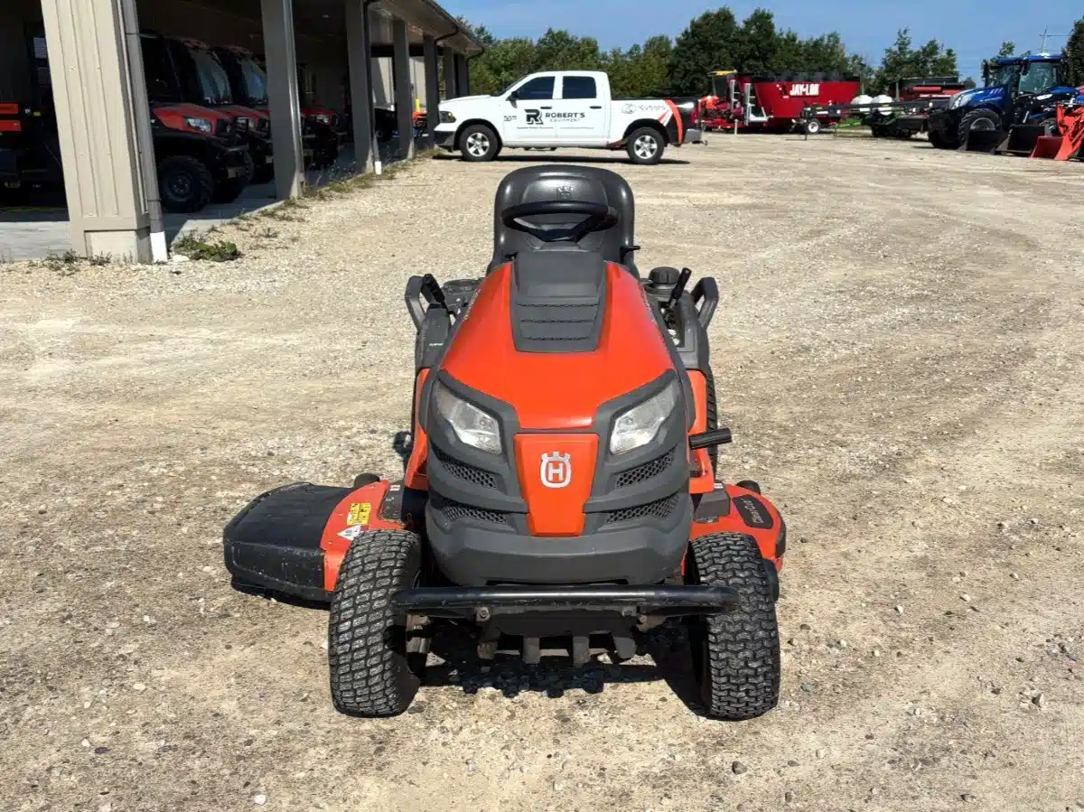 Photo de la Galerie 2 pour 2018 Husqvarna LGT48DXL Tracteur à pelouse