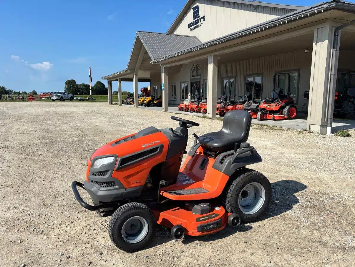 Photo de la Galerie 1 pour 2018 Husqvarna LGT48DXL Tracteur à pelouse