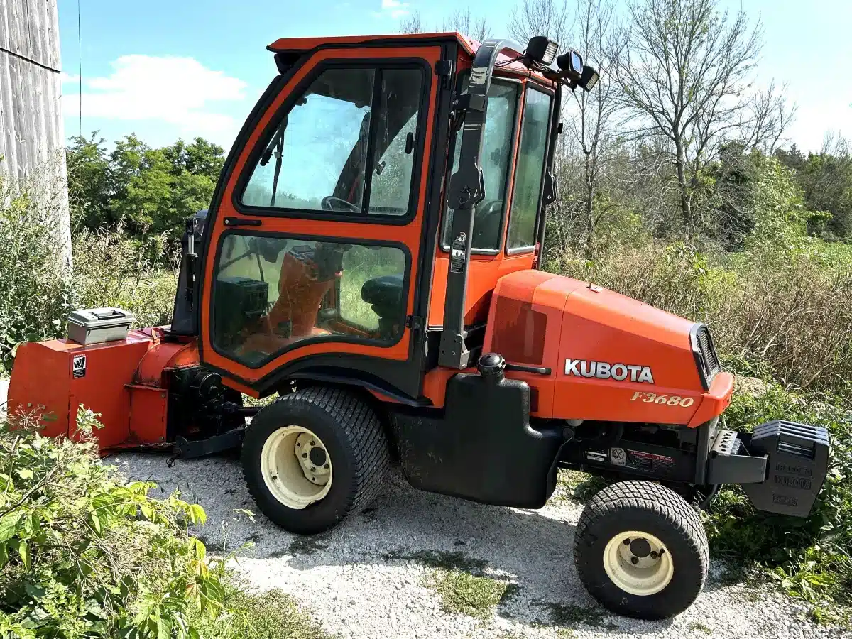 Gallery image 1 for 2007 Kubota F3680 Mower - Front Deck