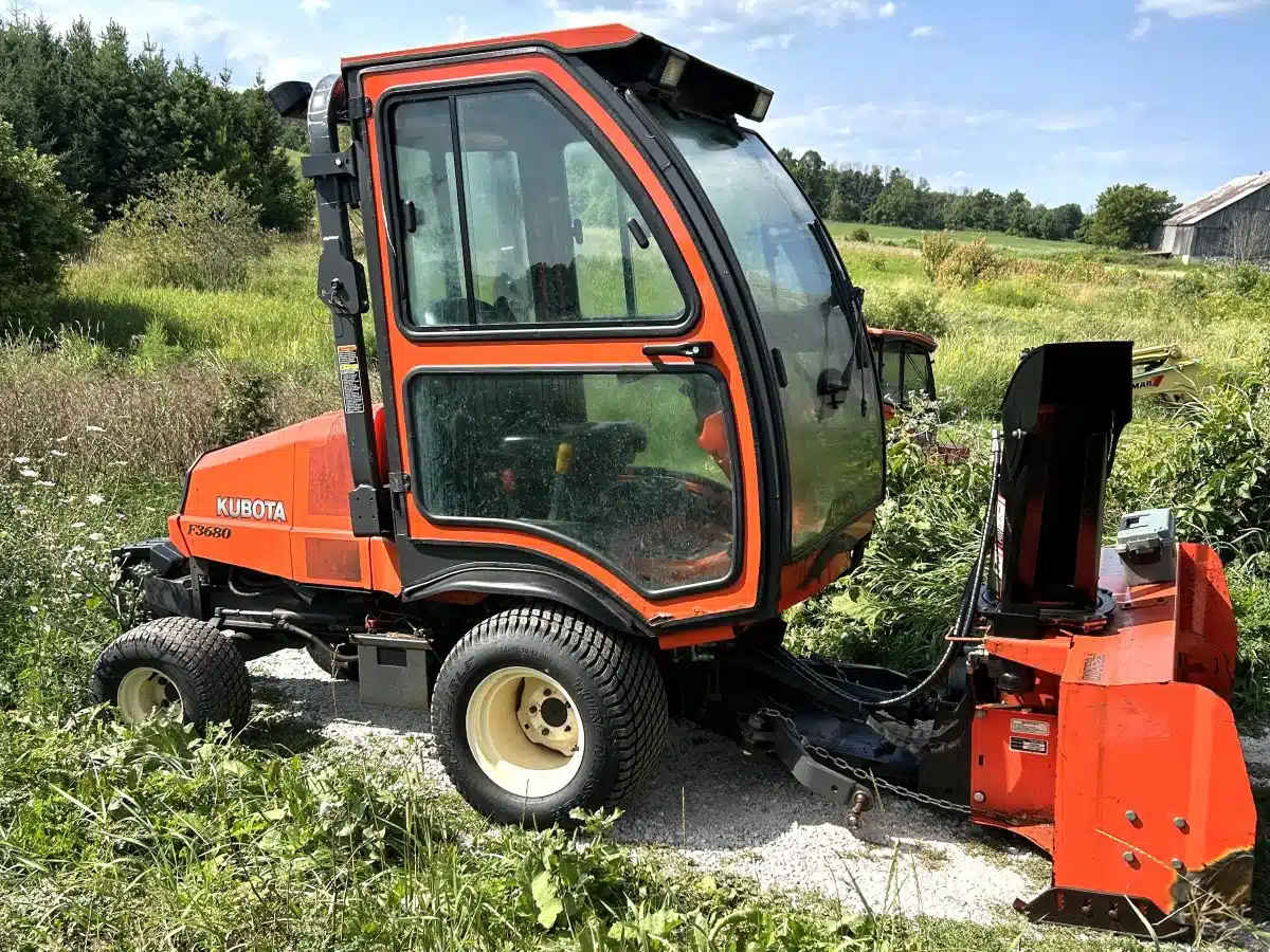 Gallery image 2 for 2007 Kubota F3680 Mower - Front Deck